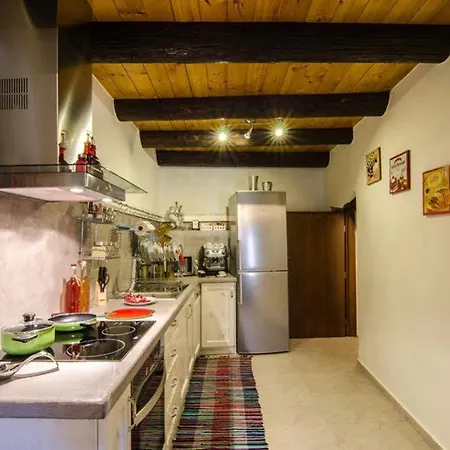 Angelos House & Hammam Arkhondikí